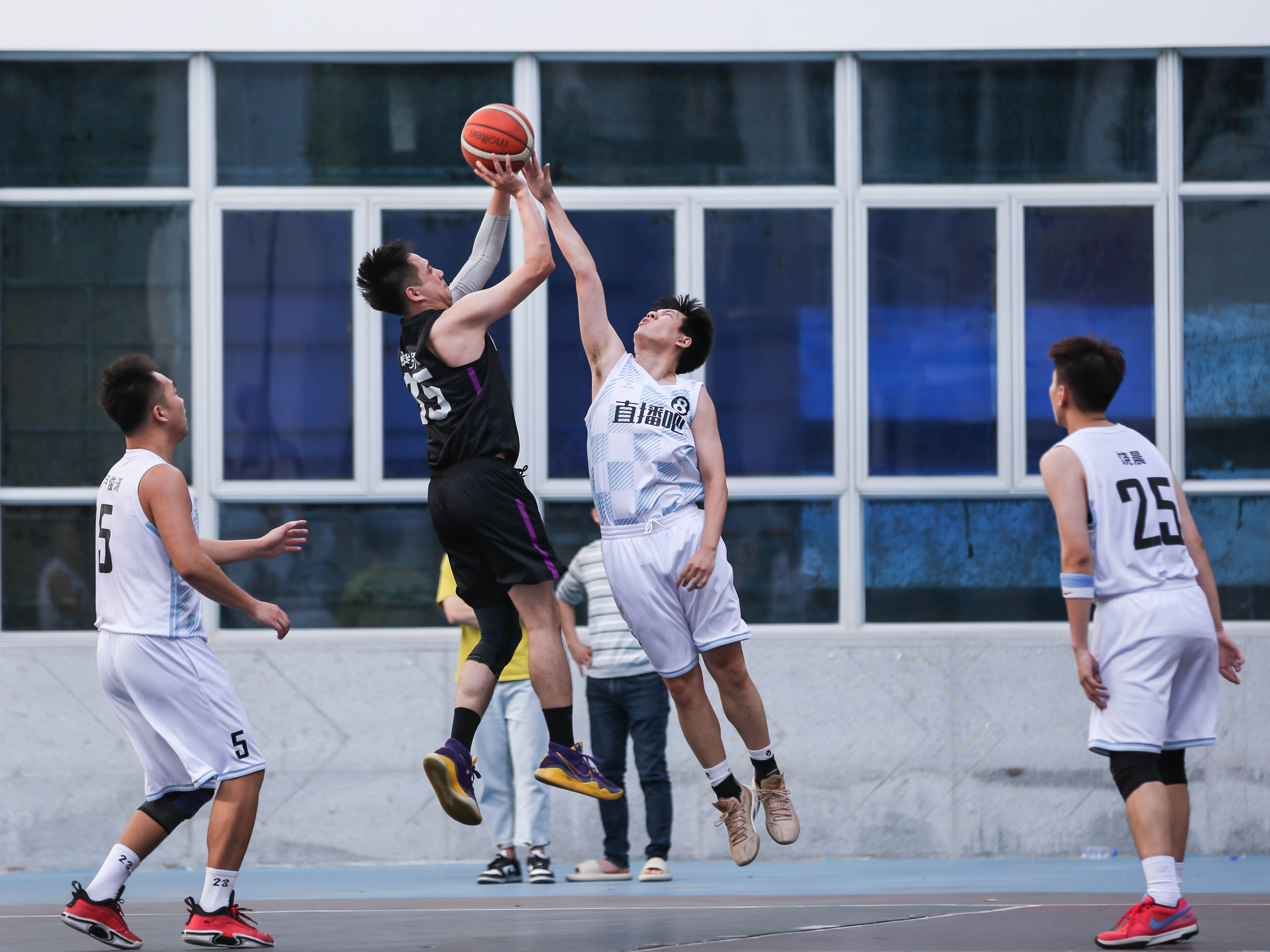 黑白篮球直播_(黑白篮球直播在线观看高清)