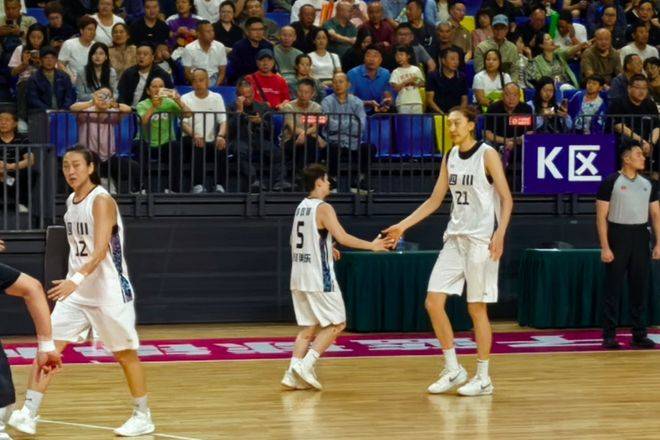 韩女甲:清州KB之星女篮VSBNK釜山萨姆女篮的简单介绍  第1张