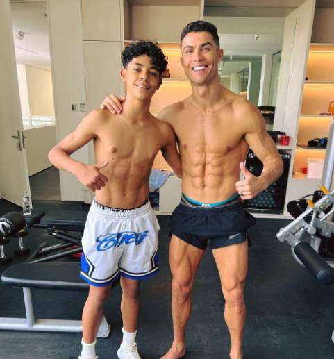 关于C罗儿子入选葡萄牙U16在利雅得胜利青训表现令人印象深刻的信息