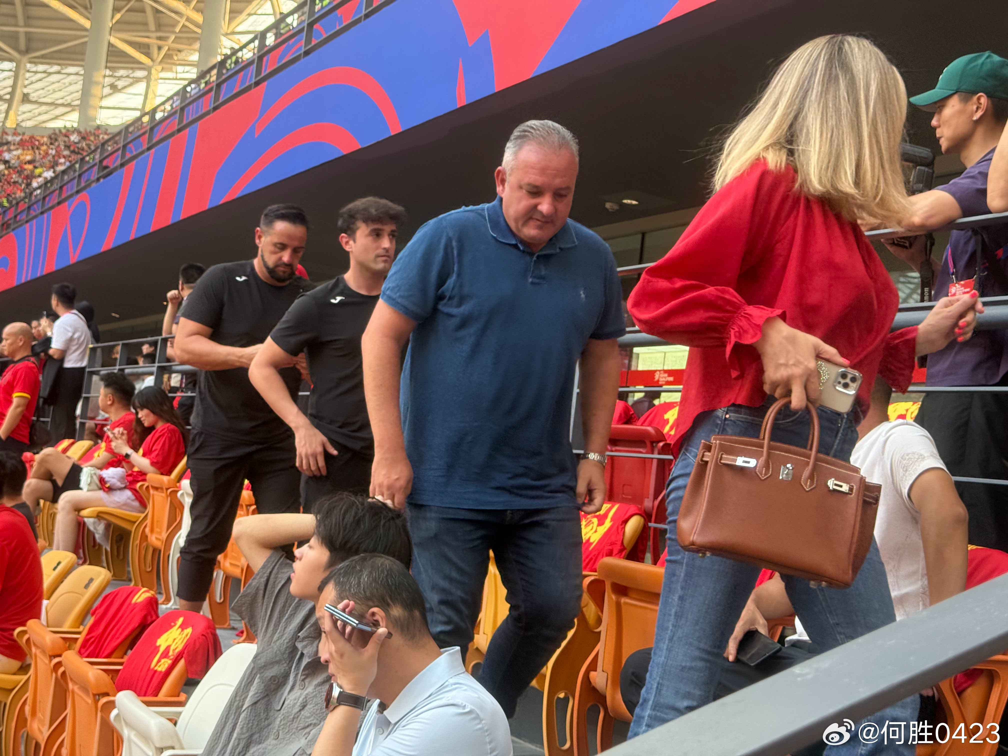 央视不转播国足在重庆的比赛国足VS巴林转播平台确认爱奇艺与咪咕的简单介绍  第1张