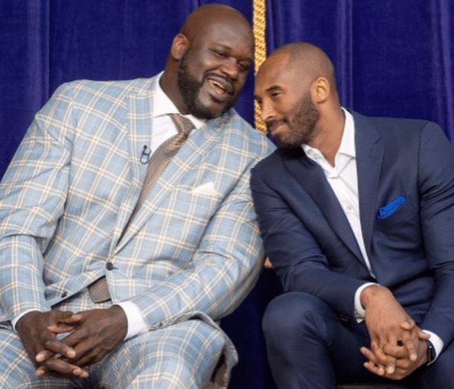 关于穆里尼奥悼念前波尔图队长科斯塔两人曾一起赢得欧冠冠军的信息