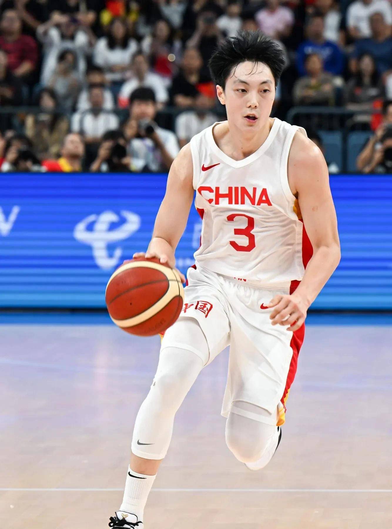 关于中国男篮将战澳大利亚中国男篮渴望时隔十年再度夺冠的信息