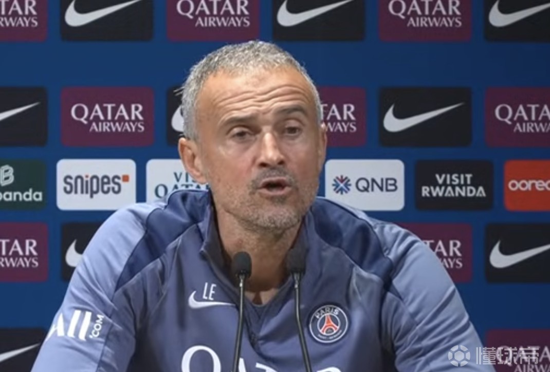 恩里克在骨折手术后首次亮相将出席本周比赛的简单介绍