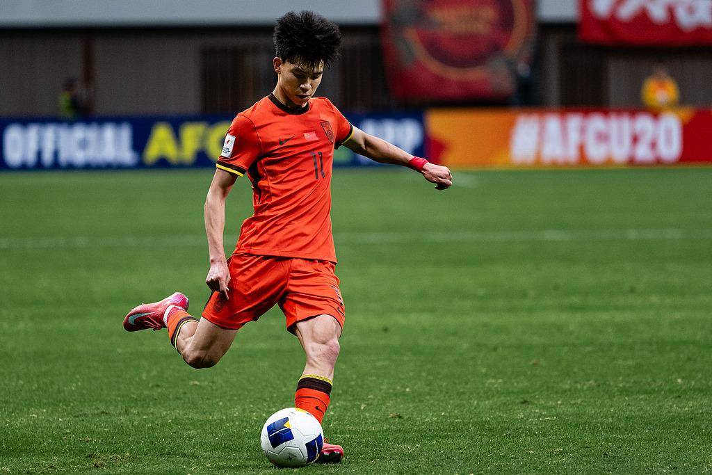 王钰栋独造两球导演浙江队逆转浙江队4-2新鹏城的简单介绍  第2张