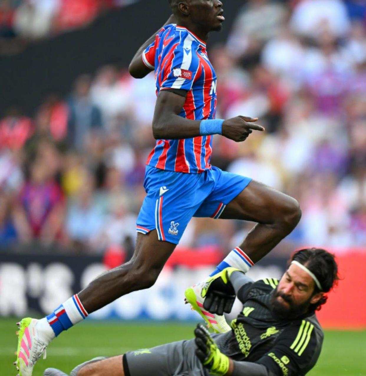 利物浦友谊赛前看台发生误报导致球迷紧急疏散后又重返座位的简单介绍 第2张 利物浦友谊赛前看台发生误报导致球迷紧急疏散后又重返座位的简单介绍 第2张