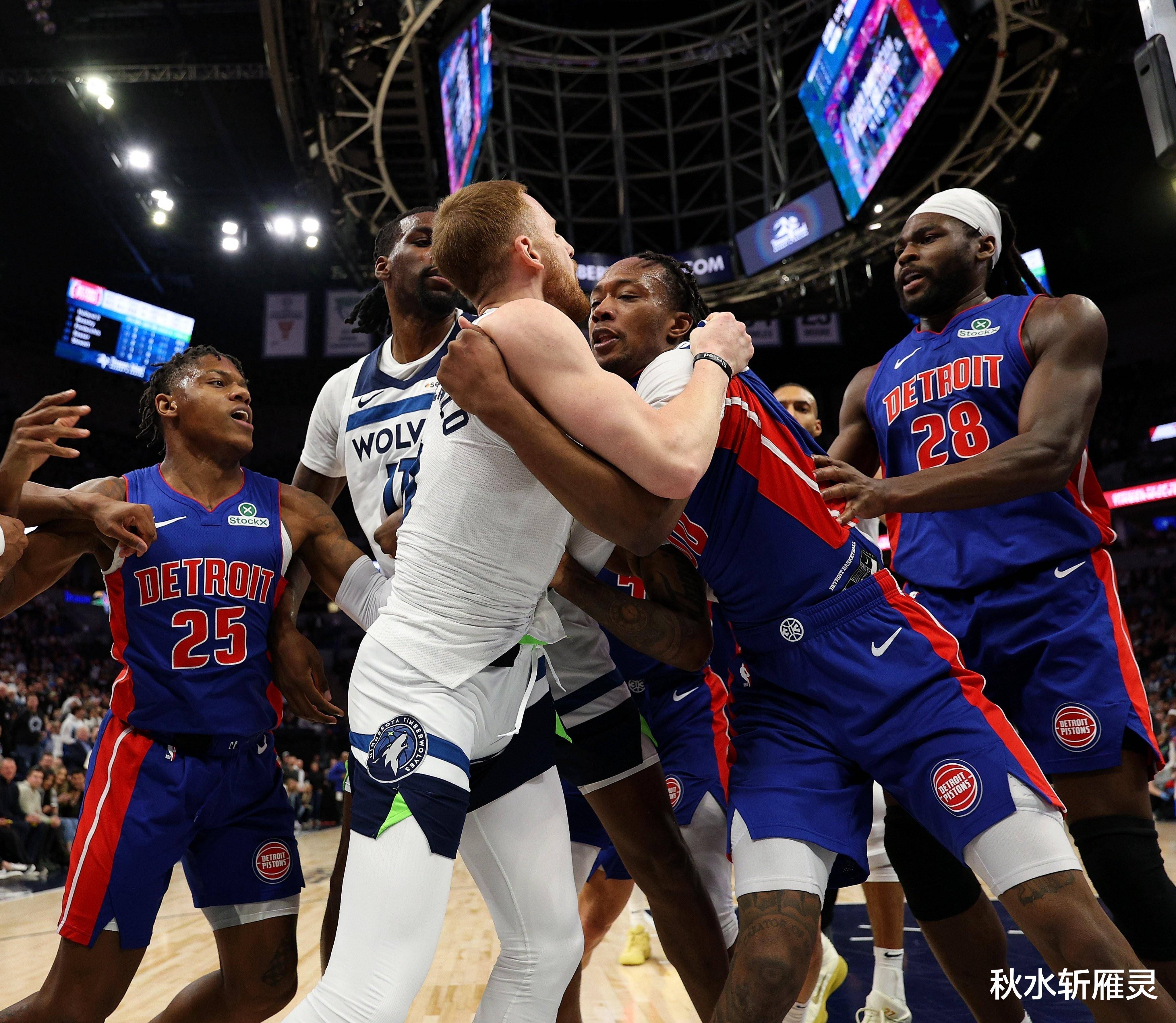 考辛斯与球迷发生冲突余下比赛全部禁赛  第2张