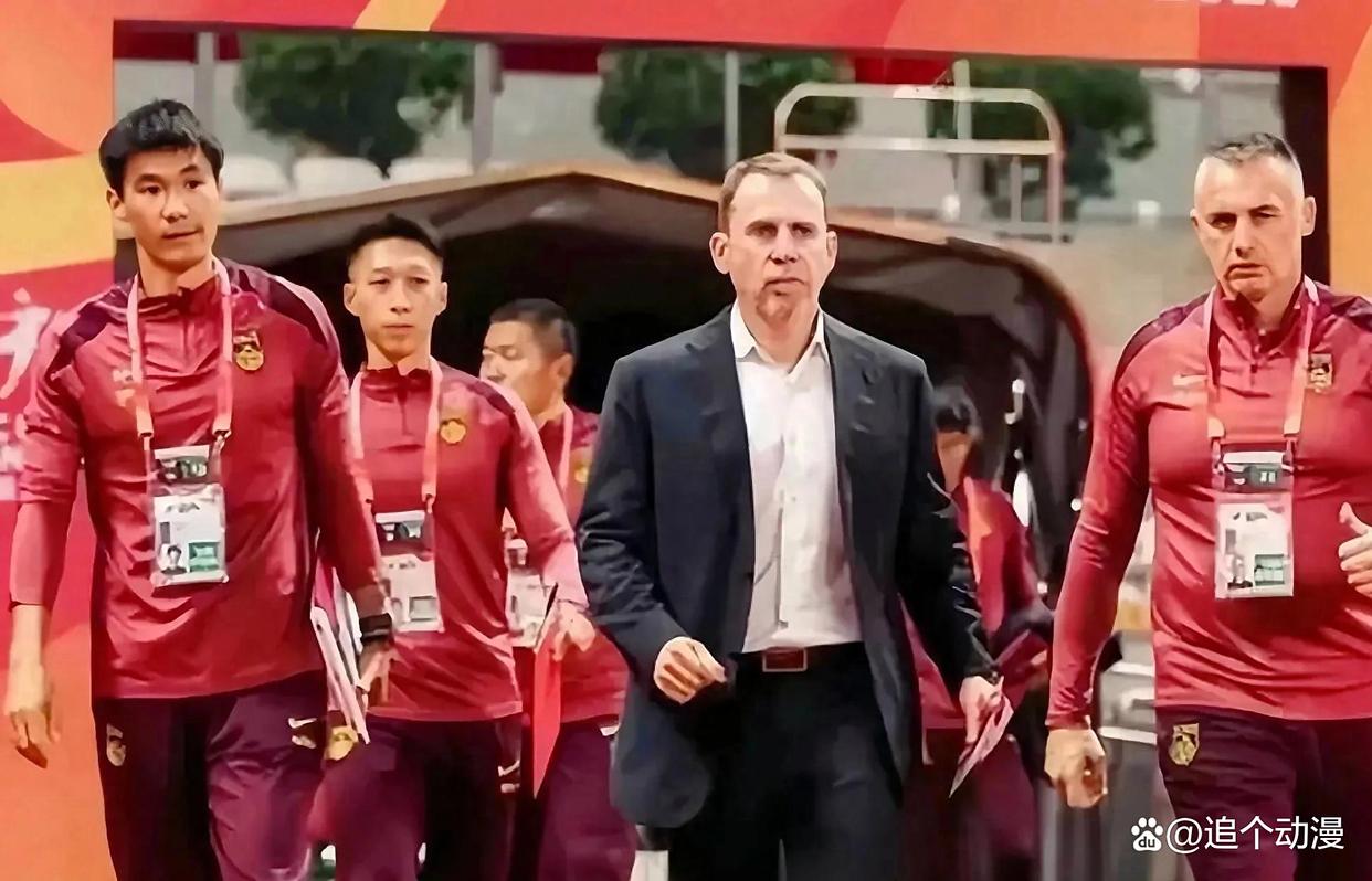 国足战日本可能选择五后卫球队希望加强防守 第1张 国足战日本可能选择五后卫球队希望加强防守 第1张