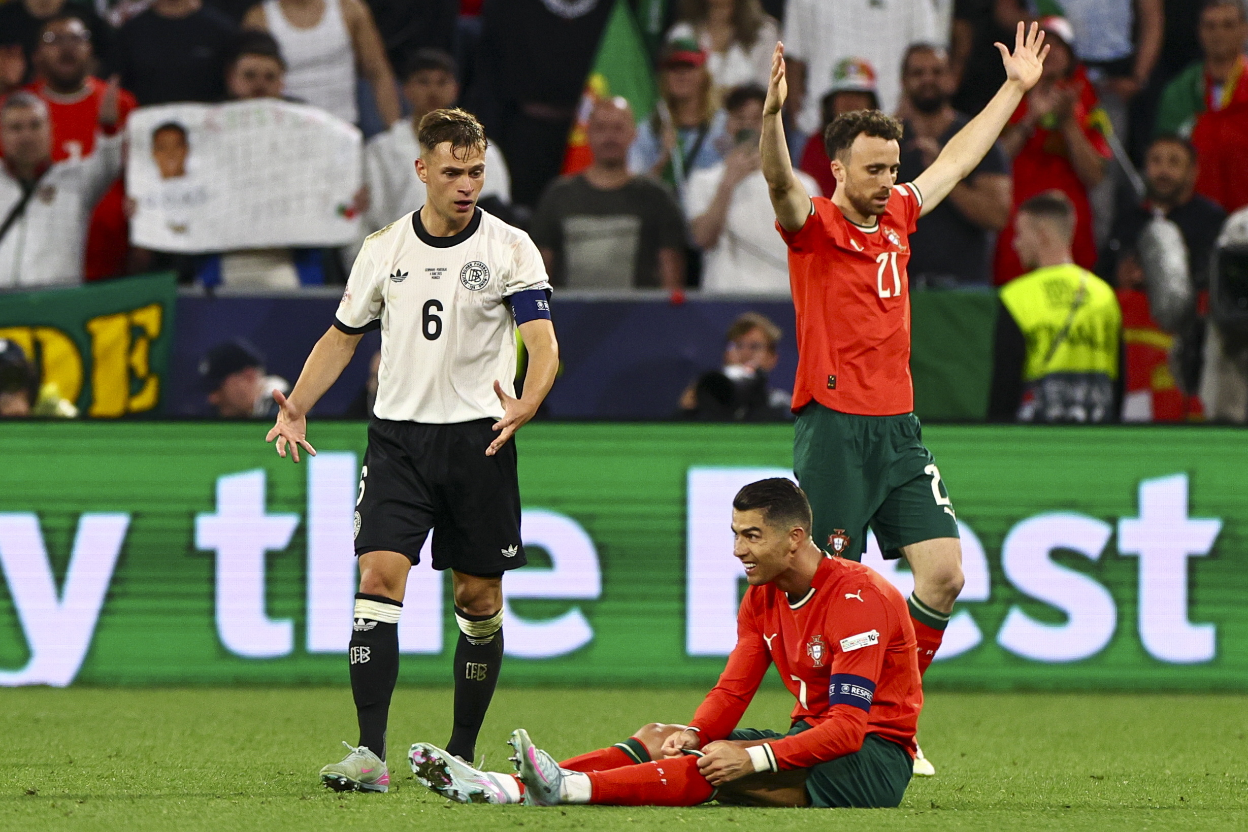 包含世预赛爱尔兰2-0葡萄牙葡萄牙无缘提前出线的词条