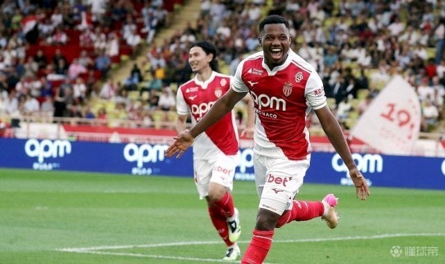 包含法蒂很可能无缘新赛季法甲首轮但他正在为复出全力准备着的词条