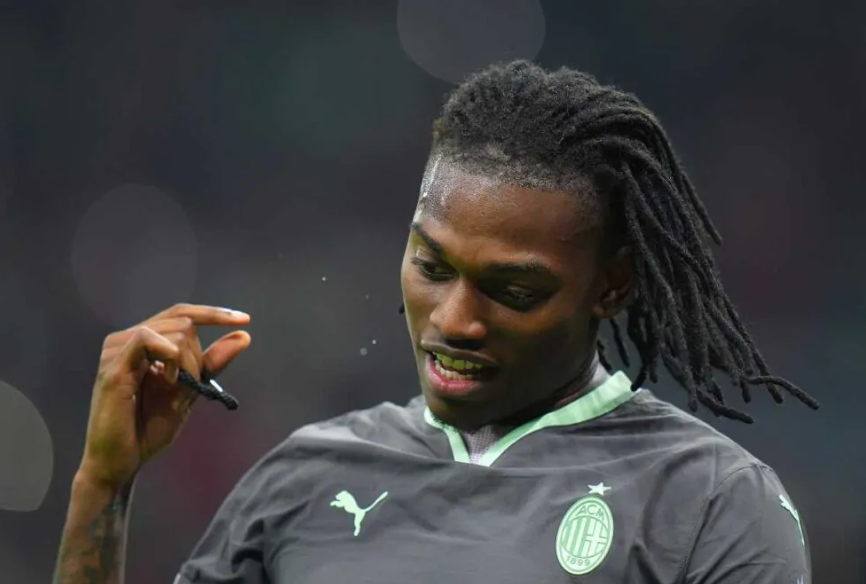 关于米兰无意出售莱奥红黑军团认为他是不可或缺的支柱的信息 第1张 关于米兰无意出售莱奥红黑军团认为他是不可或缺的支柱的信息 第1张